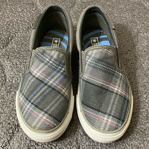 Converse slip ons